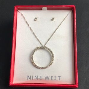 Earring and necklace set